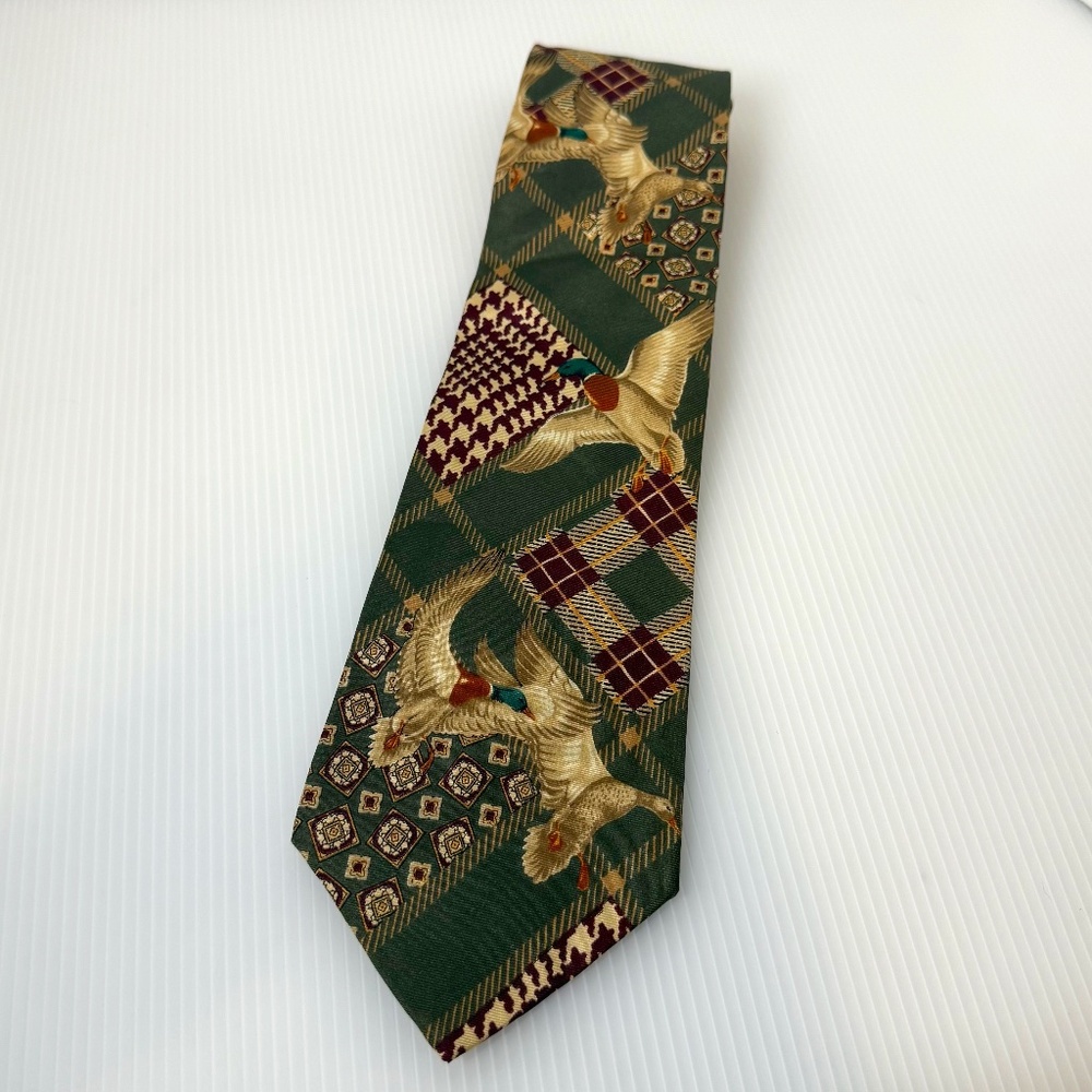 Ducks Unlimited Men's Necktie Tie Silk Flying Mallard Ducks Nature Made USA